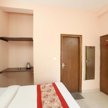 Hotel Ginger Palace - Corporate Hotel Noida Sector 62 מראה חיצוני תמונה