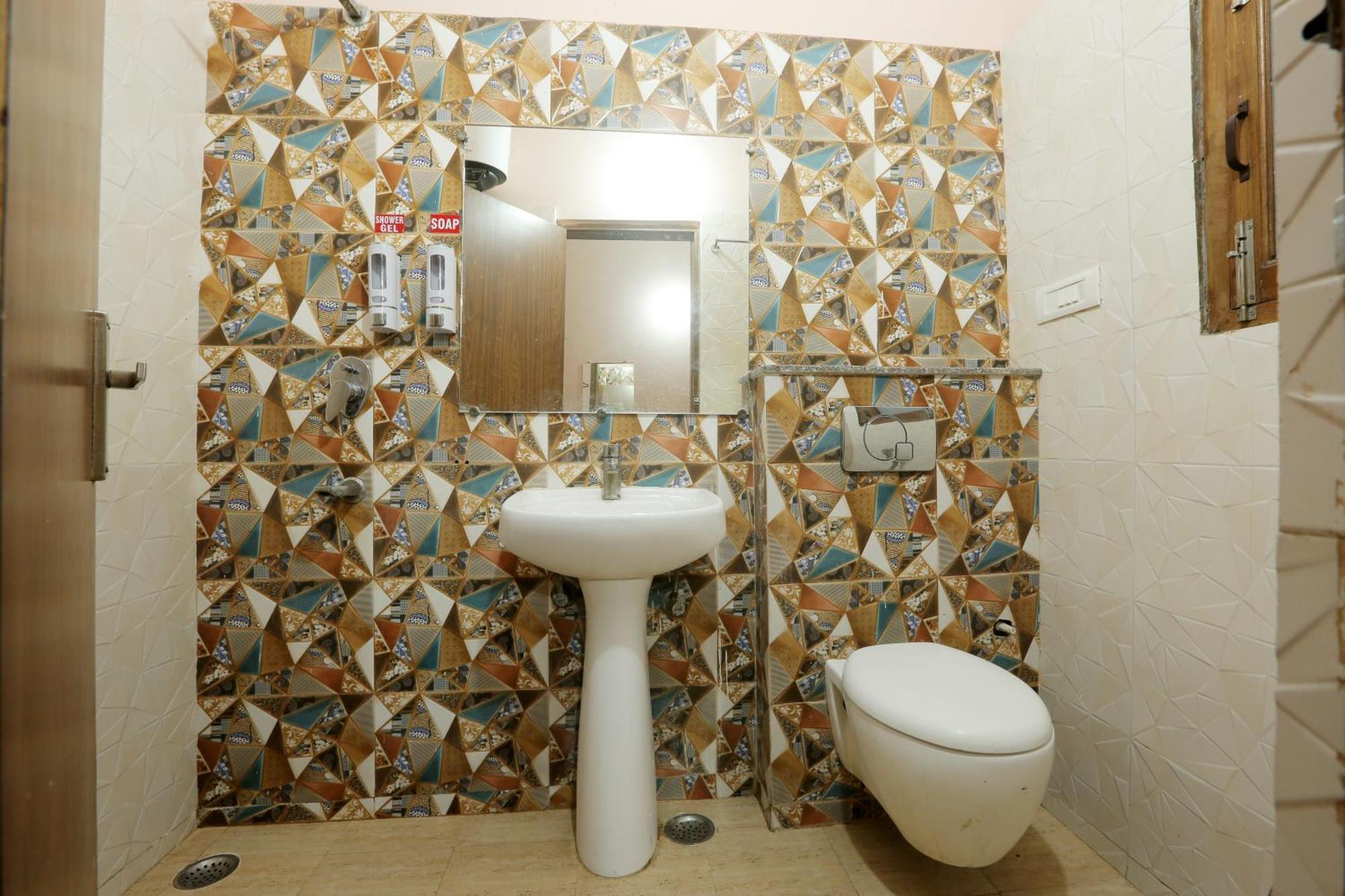 Hotel Ginger Palace - Corporate Hotel Noida Sector 62 מראה חיצוני תמונה