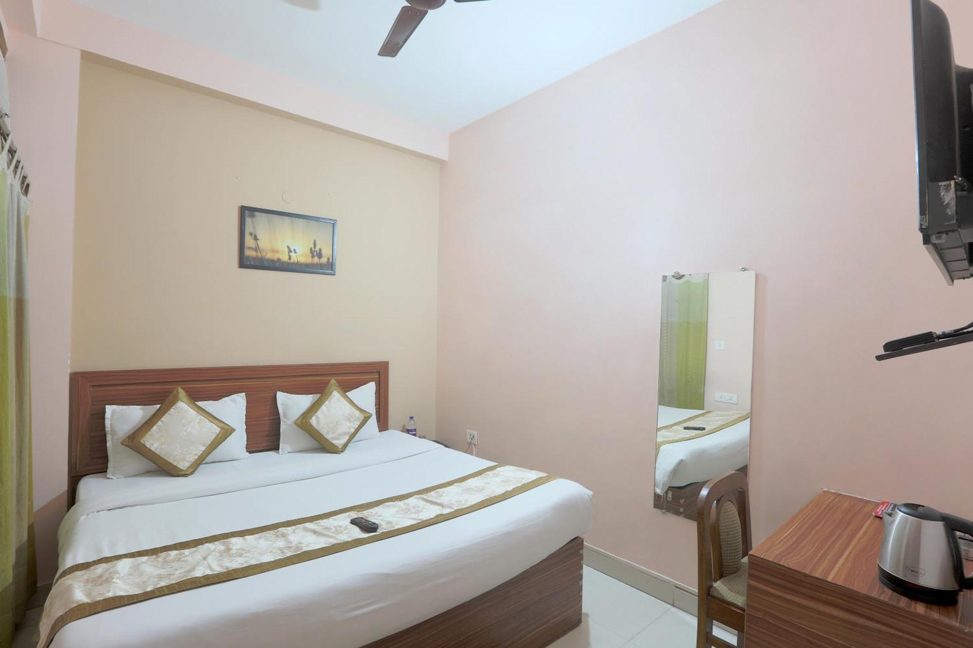 Hotel Ginger Palace - Corporate Hotel Noida Sector 62 מראה חיצוני תמונה