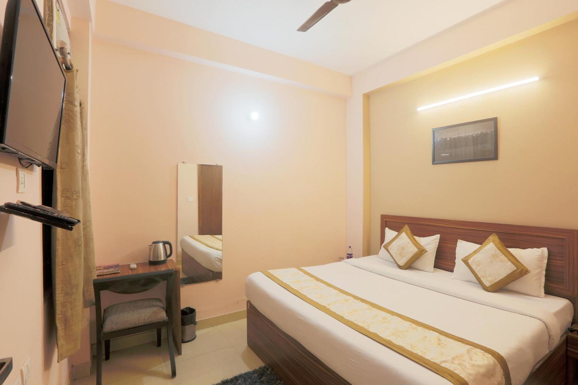 Hotel Ginger Palace - Corporate Hotel Noida Sector 62 מראה חיצוני תמונה