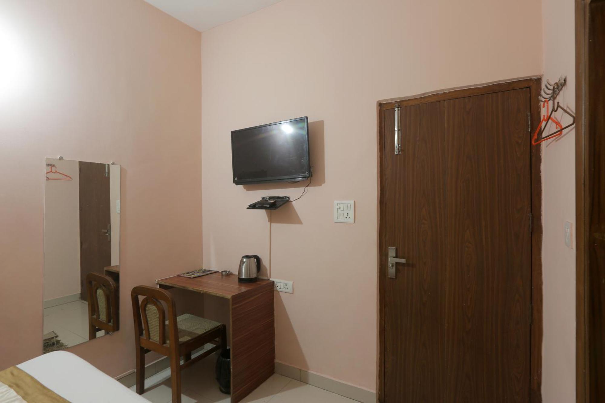 Hotel Ginger Palace - Corporate Hotel Noida Sector 62 מראה חיצוני תמונה